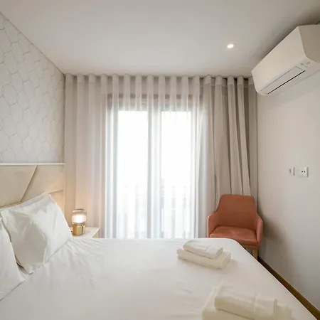 Apartament Charming Camoes By Hosts *