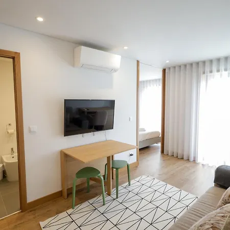 Apartament Charming Camoes By Hosts