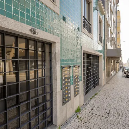 Apartament Charming Camoes By Hosts *