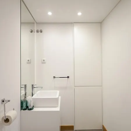 Apartament Charming Camoes By Hosts *