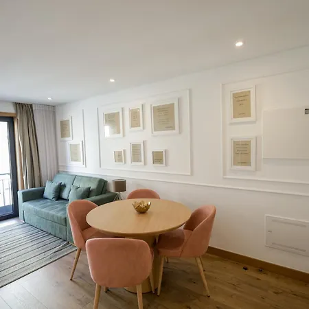 Apartament Charming Camoes By Hosts