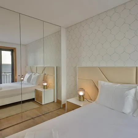 Charming Camoes By Hosts Apartament