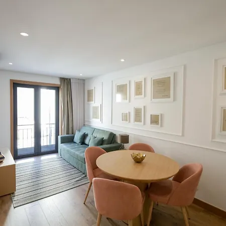 Apartament Charming Camoes By Hosts *
