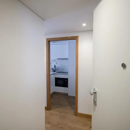 Apartament Charming Camoes By Hosts